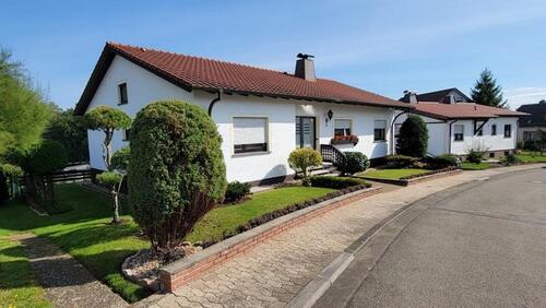 Foto - Freistehender Familienbungalow, sofort bezugsfertig
