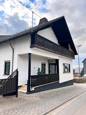 Foto - Großzügiges Einfamilienhaus mit Garten, Balkon 8 Zimmer