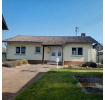 Schöner freistehender Bungalow - 269.000,00&nbsp;EUR Kaufpreis, ca.&nbsp; 170,00&nbsp;m&sup2; in Landscheid (PLZ: 54526)