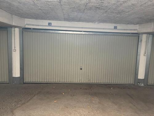 Foto - Doppel-Tiefgaragenstellplatz hinter abschließbarem Tor