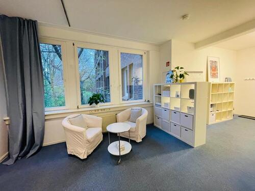 Foto - Biete 2Tg BüroPraxisplatz ruhige Preis 260Euro pro Tag Monat