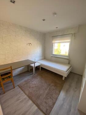 Foto - Möbiliertes WG-Zimmer in der ÜberseestadtWalle WallerWied