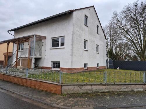 Foto - Geräumiges 5-Zimmer Einfamilienhaus mit Garten