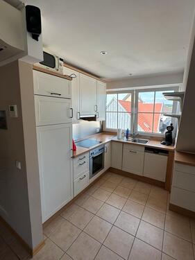 Foto - Möbelierte 3-Zimmer-DG-Wohnung mit Klimaanlage und TG