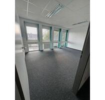 Büroräume in Nürnberg inkl. Küche&Parkplatz zu vermieten – 315 m²
