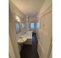 **FRISCH RENOVIERT**Helle 2-Zimmerwohnung mit Tageslichtbad** - Rinteln