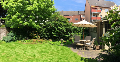 Foto - EG-Wohnung mit Wintergarten, Garten und Garage