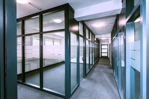 Foto - Büroflächen von 20 bis 300 qm - 90,00&nbsp;EUR Kaltmiete,