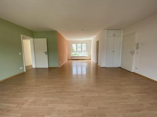 Foto - Ruhige 5-Zimmer-Wohnung mit guter U-BahnBus-Autobahn-Anbindung
