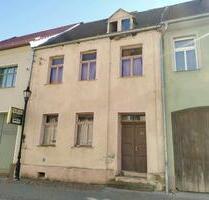 Haus mitten in Kemberg - 15.000,00&nbsp;EUR Kaufpreis, ca.&nbsp; 85,00&nbsp;m&sup2; in Kemberg (PLZ: 06901)