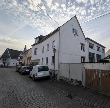 Foto - Großzügiges Eckanwesen mit drei separaten Wohneinheiten