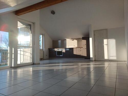 Foto - Helle 2,5-Zi Dachgeschoss-Wohnung mit Balkon + Tiefgarage