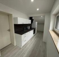Rutesheim-Heuweg: 2-Zi-Souterrainwohnung (ca. 70 m² ), renoviert