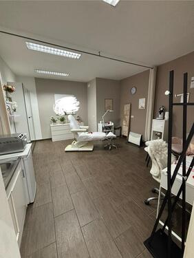 Foto - Kosmetik Raum zu vermieten - 500,00 EUR Kaltmiete,