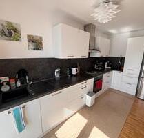 Helle moderne 3-Zimmer-Wohnung mit 2 Balkonen und TG - Regensburg Galgenberg