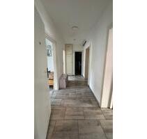 Teilmöblierte 66m² Wohnung mit Balkon in Duisburg-Meiderich
