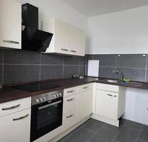 Biete Top-Renditeobjekt, vermietete 2-RW mit EBK u. Balkon - Bernstadt auf dem Eigen