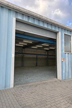 Foto - Halle Gewerbefläche mit Kranbahn und Rolltor ab 01.06. frei