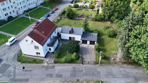 Foto - Grundstück mit Einfamilienhaus und Garagen in Freiberg 