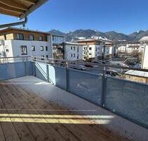 helle, attraktive 4-Zimmer-Dachgeschoss-Wohnung mit Balkon 108qm - Brannenburg