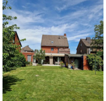 Generationenhaus in guter Wohngegend auf herrlichem Grundstück - Neukirchen-Vluyn