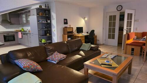 Foto - Wunderschöne 3-Zimmer-Dachgeschosswohnung mit Balkon in gepflegtem 6-Familienhaus