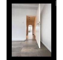 2-Zimmer-Eigentumswohnung mit Balkon, hochwertig renoviert - Duisburg Mittelmeiderich