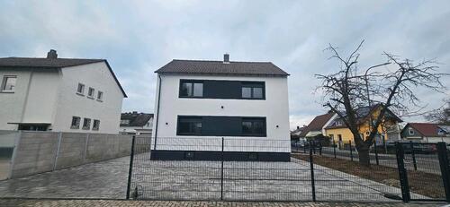 Foto - 2½ Zimmer Souterrainwohnung Frisch kernsaniert Parkplatz Garten