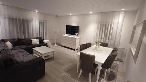 Foto - Gepflegte 4-Zimmer-Wohnung mit Südwest-Balkon, Garage und Küche