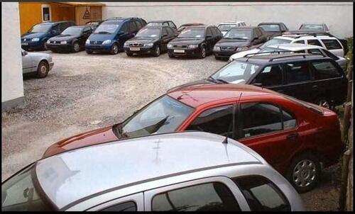 Foto - KFZ-Platz ***Autohandel***zu vermieten
