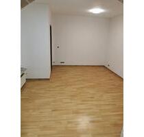 1ZKB Wohnung, neu renoviert - 395,00&nbsp;EUR Kaltmiete, ca.&nbsp; 30,00&nbsp;m&sup2; in Marburg (PLZ: 35041) Marbach