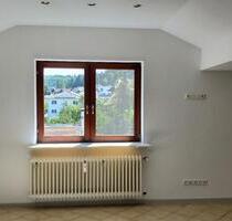 Großzügige 3-Zimmer-DG-Wohnung mit Einbauküche - Schmitten im Taunus