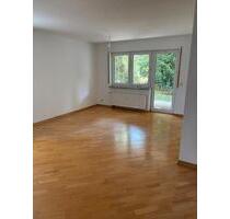 Provisionsfrei: Helle 3-Zimmer-Wohnung Terrasse & TG in Uhingen