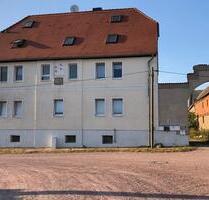 Zweizimmerwohnung mit großem Hof, Gartenanteil und Abstellraum - Osternienburger Land