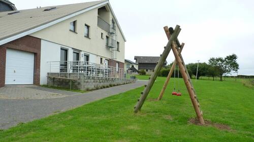 Foto - FAMILIEN-HAUS in der belg. Eifel 350 qm. Wohnfläche -TRAUMLAGE