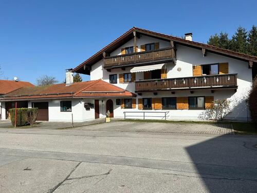 Foto - 5-Zimmer-Wohnung mit Garten, 2 Balkonen, Garage und Stellplatz