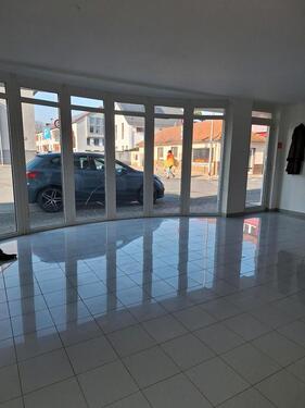 Foto - Ladengeschäft - 1.150,00&nbsp;EUR Kaltmiete, ca.&nbsp; 80,00&nbsp;m&sup2;