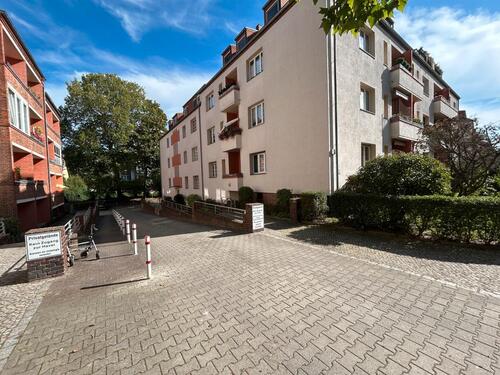 Foto - Helle 2-Zimmer-Wohnung mit Balkon in ruhiger Lage – voll möbliert
