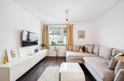 Foto - Moderne 2-Zimmer Wohnung sehr zentral nahe Porsche und Stadtpark