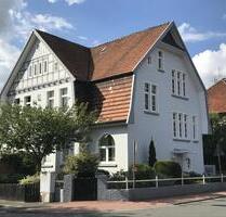 traumhafte Altbauwohnung 4,5-Zimmer, große Dachterrasse, Einbauküche, Keller, (BurgdorfBlücherstr.)