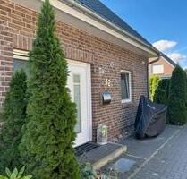 Provisionsfrei! Doppelhaus mit Keller in Reinbek