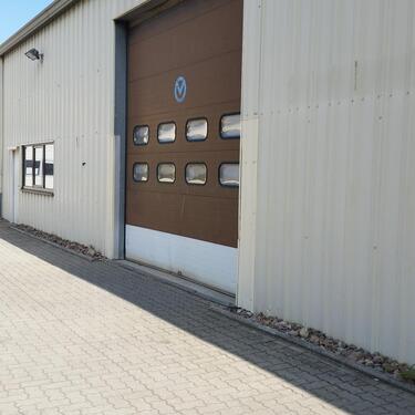 Foto - Gewerbehalle in Altwarmbüchen , Nähe A 2 Center , A2-- A7