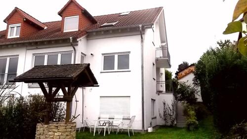 Foto - Sonnige Doppelhaushälfte mit ELW, großem Garten und Badeteich