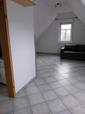 Foto - Apartment DG - 400,00 EUR Kaltmiete,