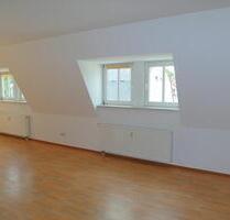 Ab Juli 2026: Gemütliche 2-Zimmer-Dachwohnung mit offener Küche & Bad mit Wanne und Dusche - Kamenz