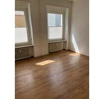 Helle 1,5 Zimmer-EG-Wohnung, Einbauküche, Waschmachine u Trockner - Wuppertal Gemarkung Langerfeld