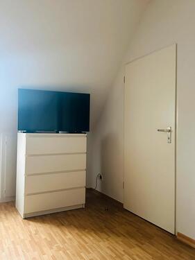 Foto - 1 Zimmer Dachgeschoßwohnung zur Miete in Köln