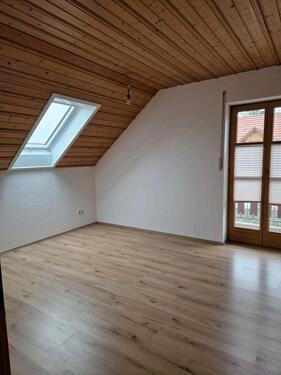 Foto - Gemütliche Dachgeschoss-Wohnung mit Balkon, Einbauküche