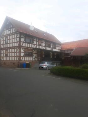 Foto - Haus,Bauernhof und Landschaftliche Äcker und Wiesen