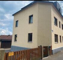 Vermietetes Zweifamilienhaus - 145.000,00 EUR Kaufpreis, in Schönwald (PLZ: 95173)